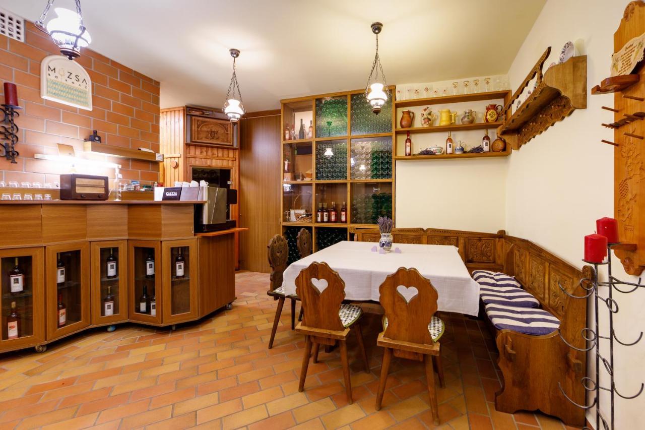 Villa Muzsa Deluxe 블로톤퓌레드 외부 사진